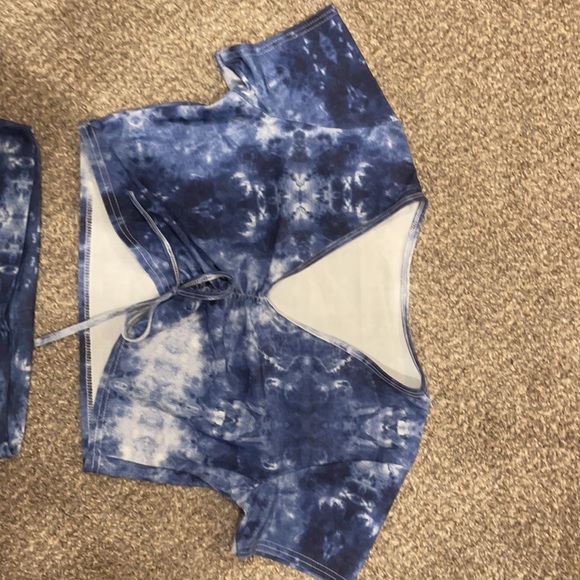 Pretty Little Thing Tie Dye Workout Set - Picture 2 of 3